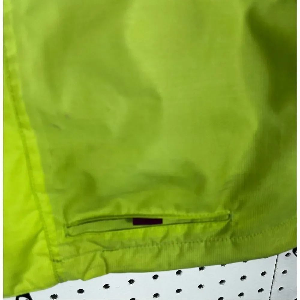 Volcom snowboarding jacket - Picture 3 of 16